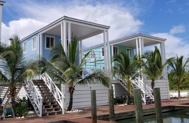 Bimini Bliss House Dock included