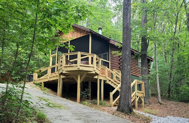 Bird Song Cabin-Great Privacy for that romantic getaway
