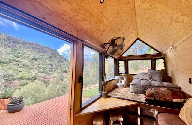 Bird - the Tiny House in the trees