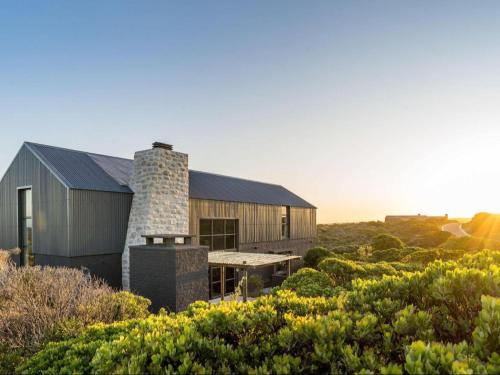 Black Barn At Romansbaai