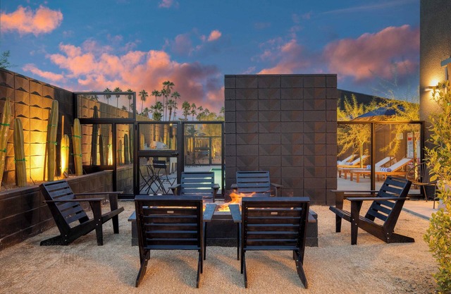 Blackhaus Full Buyout by Avantstay 16-room Hotel