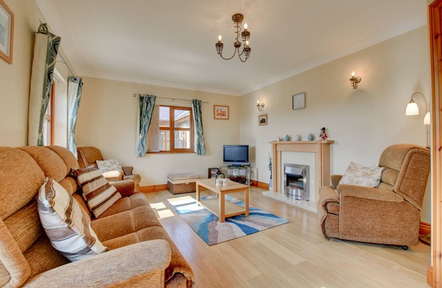 Blaenilar - Two Bedroom House, Sleeps 4