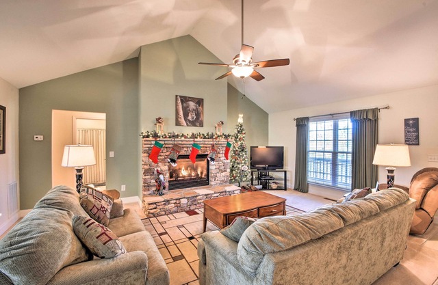 Blairsville Home w/Deck & Stunning Mountain Views