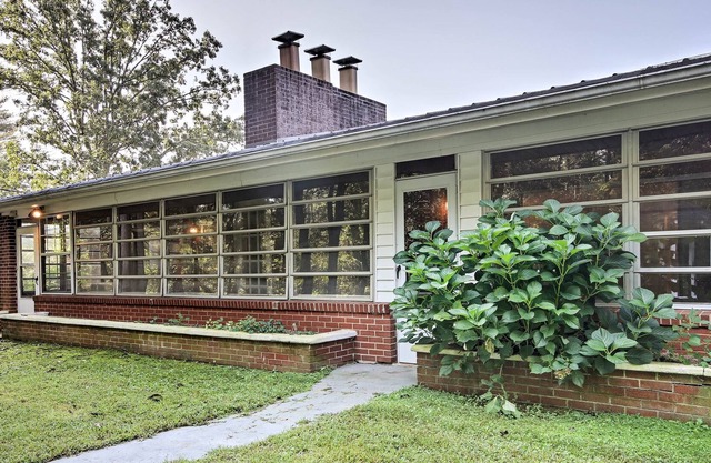 Blairsville Home w/Game Room & Fire Pit on 5 Acres