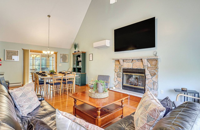 Blakeslee Home w/Game Room - 5 Mi to Skiing!
