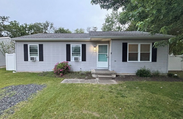 Blocks from the beach! Charming Summer Getaway in Cape May