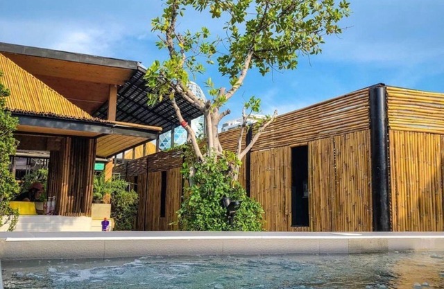 Blu Cabin Ari Stylish Gay Poshtel