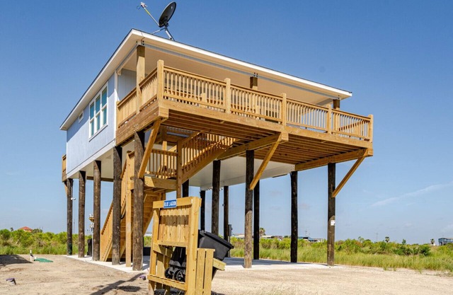 Blue Lagoon Hot Tub and Golf Cart