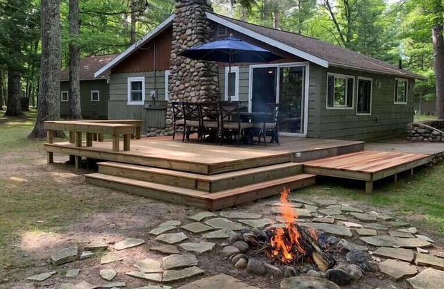 Blue Lake Cottage - Pet Friendly Rental