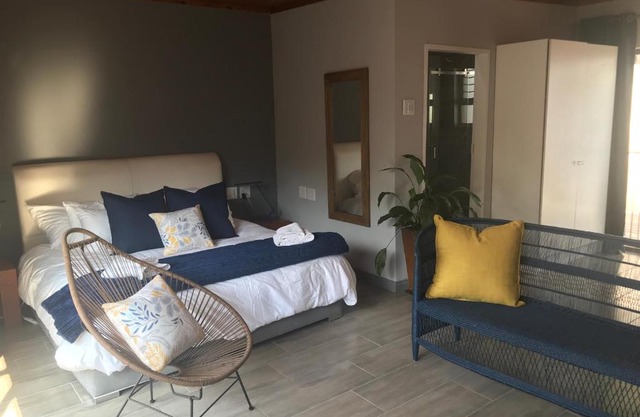 Blue Lotus Guest House Pta East-Solar power