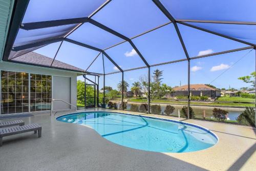 Blue Oasis - Saltwater Pool, Dock, Dog-Friendly Home
