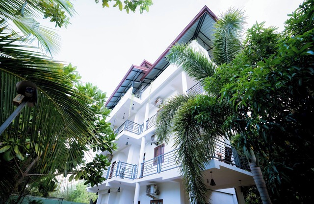 Blue Sky Hotel Yala