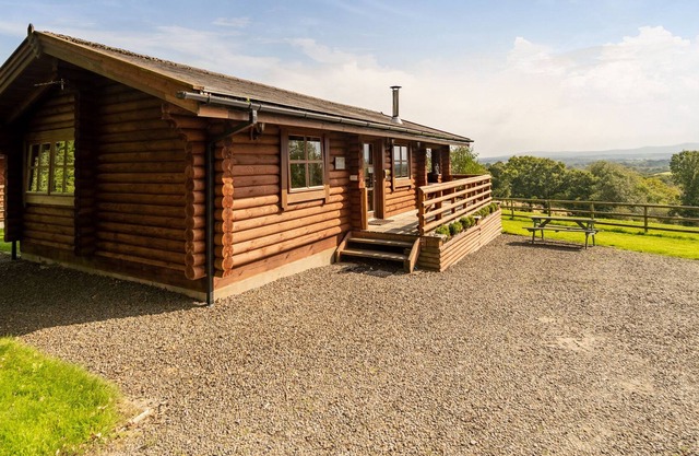 BLUEBELLS, family friendly, character holiday cottage in Sheepwash