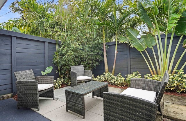 BnB Hyperion Brand New 2b2b Retreat w Patio