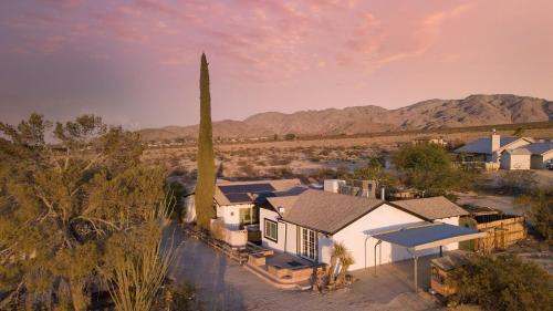 Boho Desert Home w Fire Pit Backyard Chic Ranch Retreat Asteroid by AvantStay