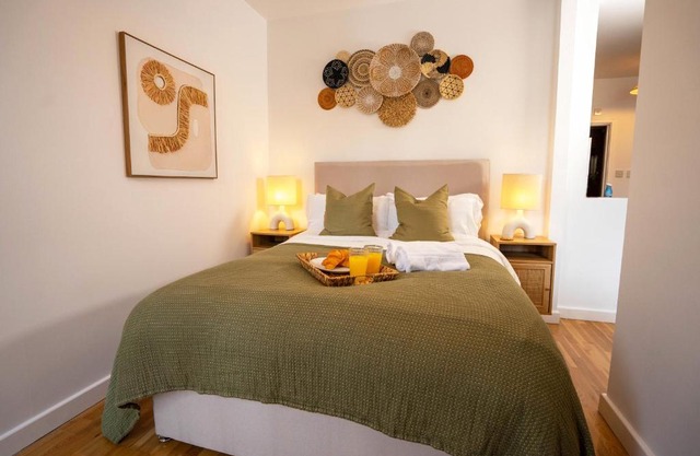 Boho Style - KING BED, Central, Super FAST Wi-Fi
