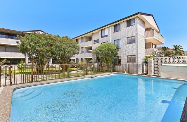 Bondi Beach Apt Swimming Pool, Parking and Air Con