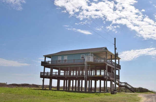 Bonita Vista: 3 BR, 2 BA House in Gilchrist, Sleeps 13
