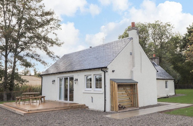 BONNACH, family friendly, with open fire in Muir Of Ord