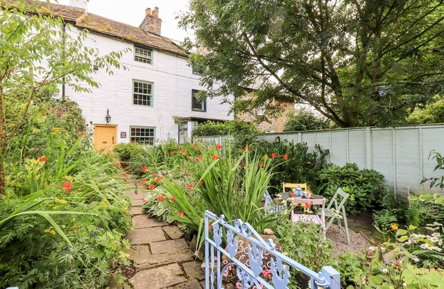BONNY BITS COTTAGE, family friendly, with open fire in Alston