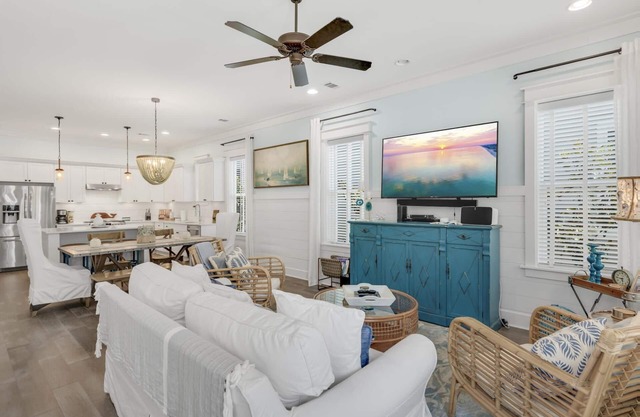 Book for Summer! Community Pool! 4 Adult Bikes! 6-Passenger LSV! Less than 1 Mile to a Beach Access!