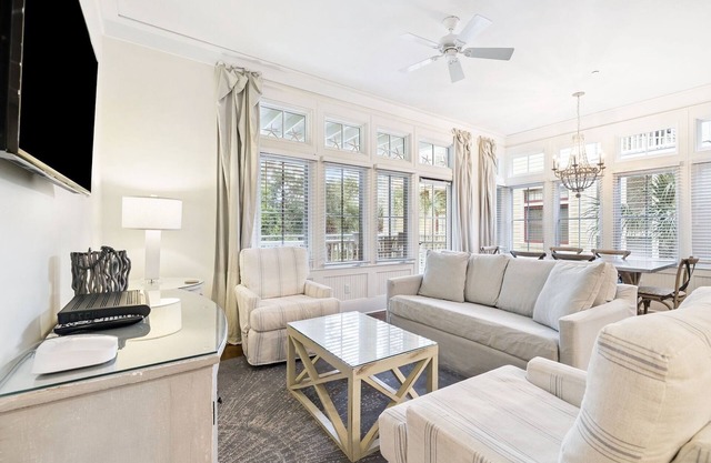 Book Now for a Fall Stay! South of 30A in Beach District! Seconds to beach & beach club!