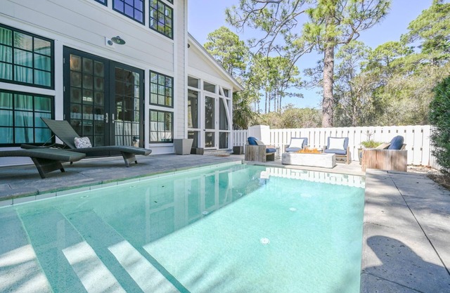 Book Today for Fall! Watersound West Gated Community! 4 Adult Bikes! Community Pool!