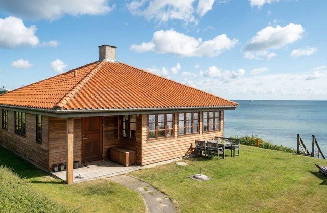 "Botmar" - 10m from the sea by Interhome