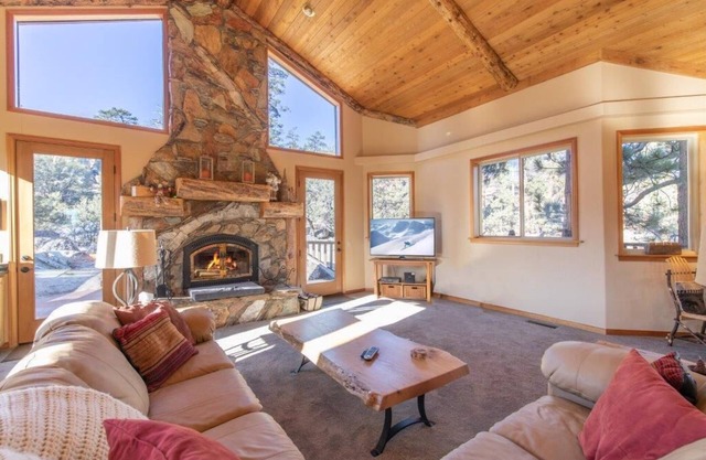 Boulder Estate. 3 Story Home, Game room, Hot Tub, Stunning Views. Stay 3 nights pay 2.