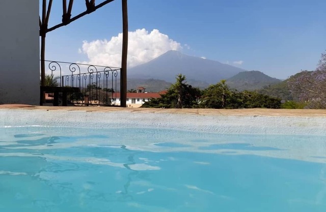 BOULEVARD INN MT MERU