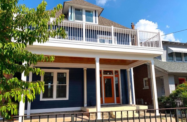 Bourbon Lovers and Bardstown Road - Epic Sky Deck - Sleeps 14+