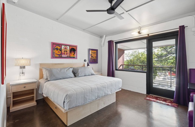 Boutique Vera Hotel Room 402: King Room in the Heart of Folly Beach