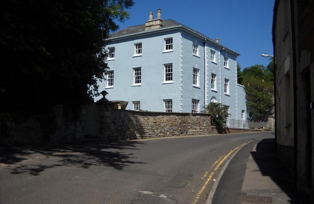 Bove Town House Apartments