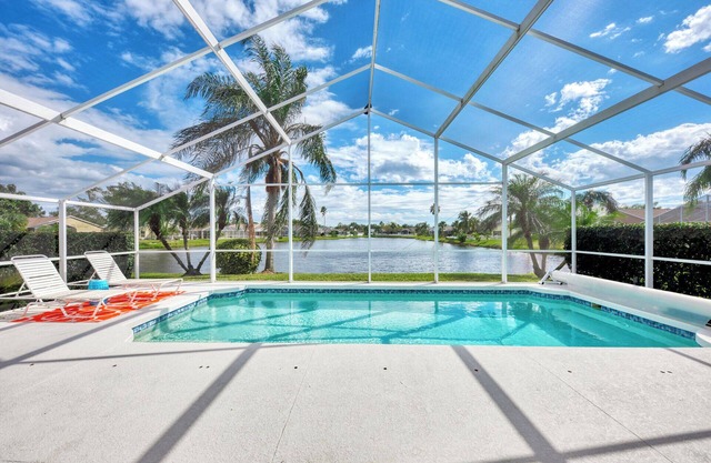 Bradenton’s SUNshine Bellis - private POOL with a VIEW!nnnnn