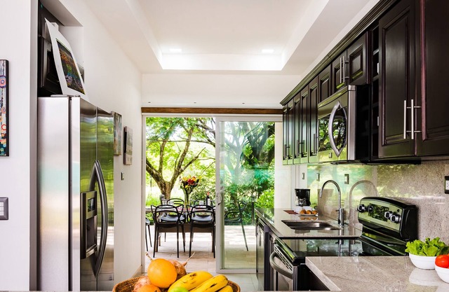Brand New 3 Bd Townhome - Resort Style Pool -10 min to Tamarindo Beach