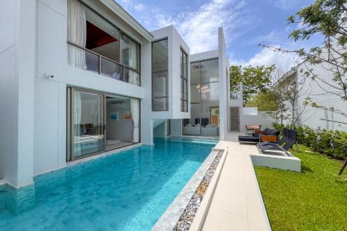 Brand-New 3BR Designer Pool Villa in Exclusive Residence LuxPride 4 L20