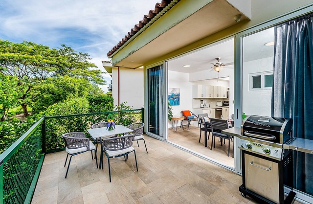 Brand new 3BR townhome with pool & rancho in Tamarindo
