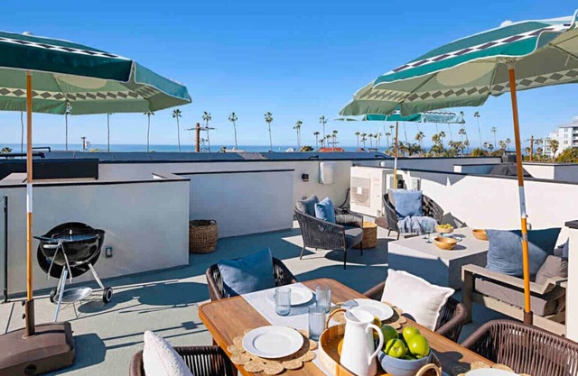 Brand New Beach House! Fun, Stroll to Downtown, Steps to Beach