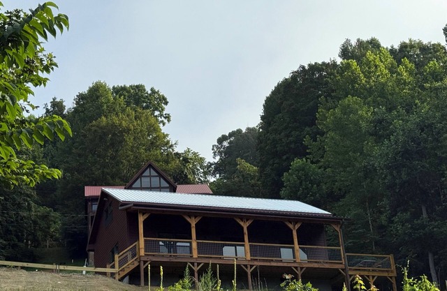 Brand new cabin with Dock & Lake Access