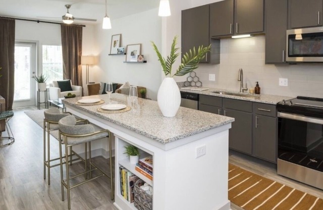 Brand New Charming 1BD/1BA Free WIFi/Parking