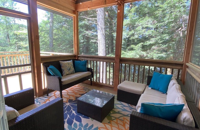 Brand New Cottage on Quiet lake - 20 Minutes from Bracebridge Downtown