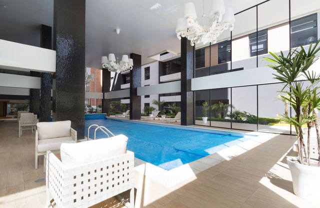 BRAND NEW Great Location 1BDR 1.5BTH WI-FI POOL GYM 24HR GUARD NETFLIX PARKING