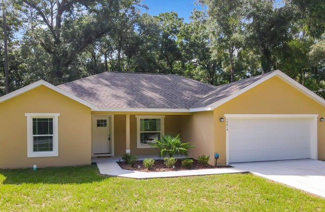 Brand New Home! Minutes from Florida Horse Park, The Villages & Ocala.