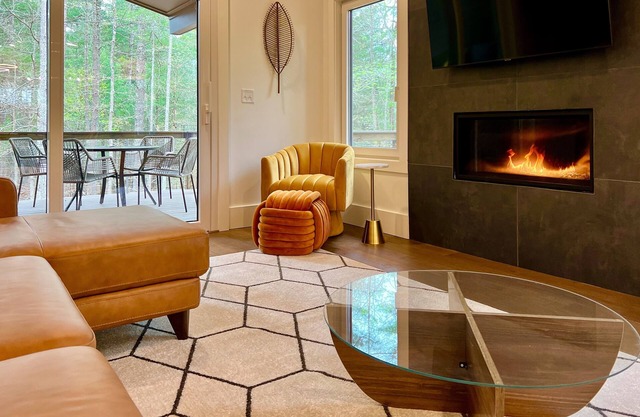 Brand-new home near Weaverville with game room, private hot tub, firepit, & BBQ