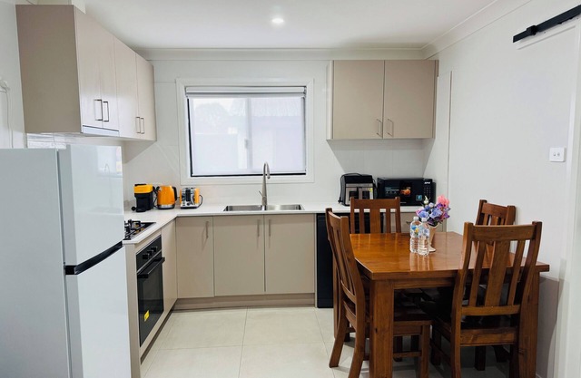 Brand-new home with central AC to stay in Sydney