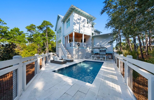 Brand New Listing spacious 5 Bedroom w private POOL and Golf cart