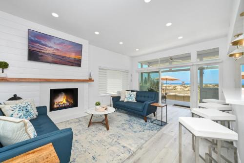 Brand new Lower unit on the Beach with Patio and Firepit