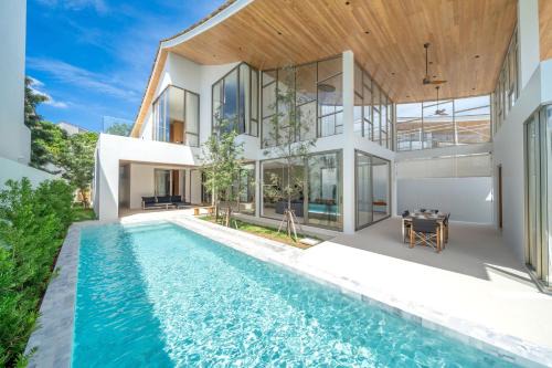 Brand-New & Luxury 5BR Pool Villa Trinity C2