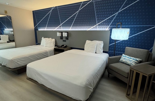 Brand New Modern Beautiful Room in Chicago, with WiFi, AC and TV.