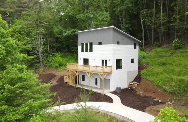 Brand New! Modern Mountain Retreat w/Stunning Views